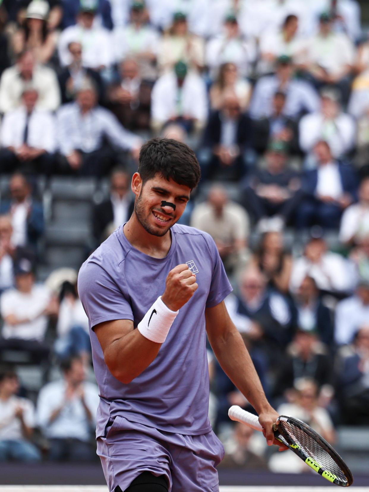 关于西班牙网球队力克日本网球队，阿尔卡拉斯绝境逆转的信息