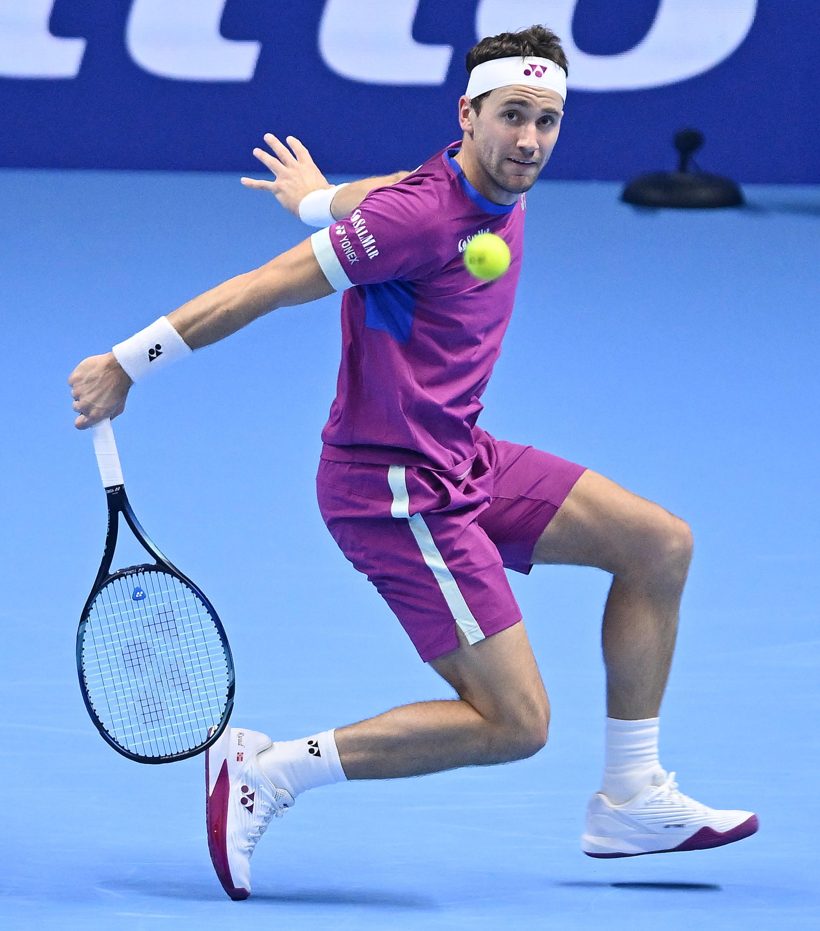 包含德国网球队血洗意大利网球队，兹维列夫统治全场的词条