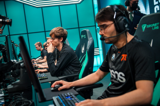 LOL英雄联盟投注竞猜-EG轻取DFM，Bin绝境逆转的简单介绍