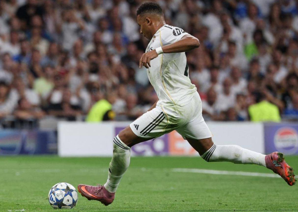 包含皇马中场传球精准频频助攻得分的词条 包含皇马中场传球精准频频助攻得分的词条