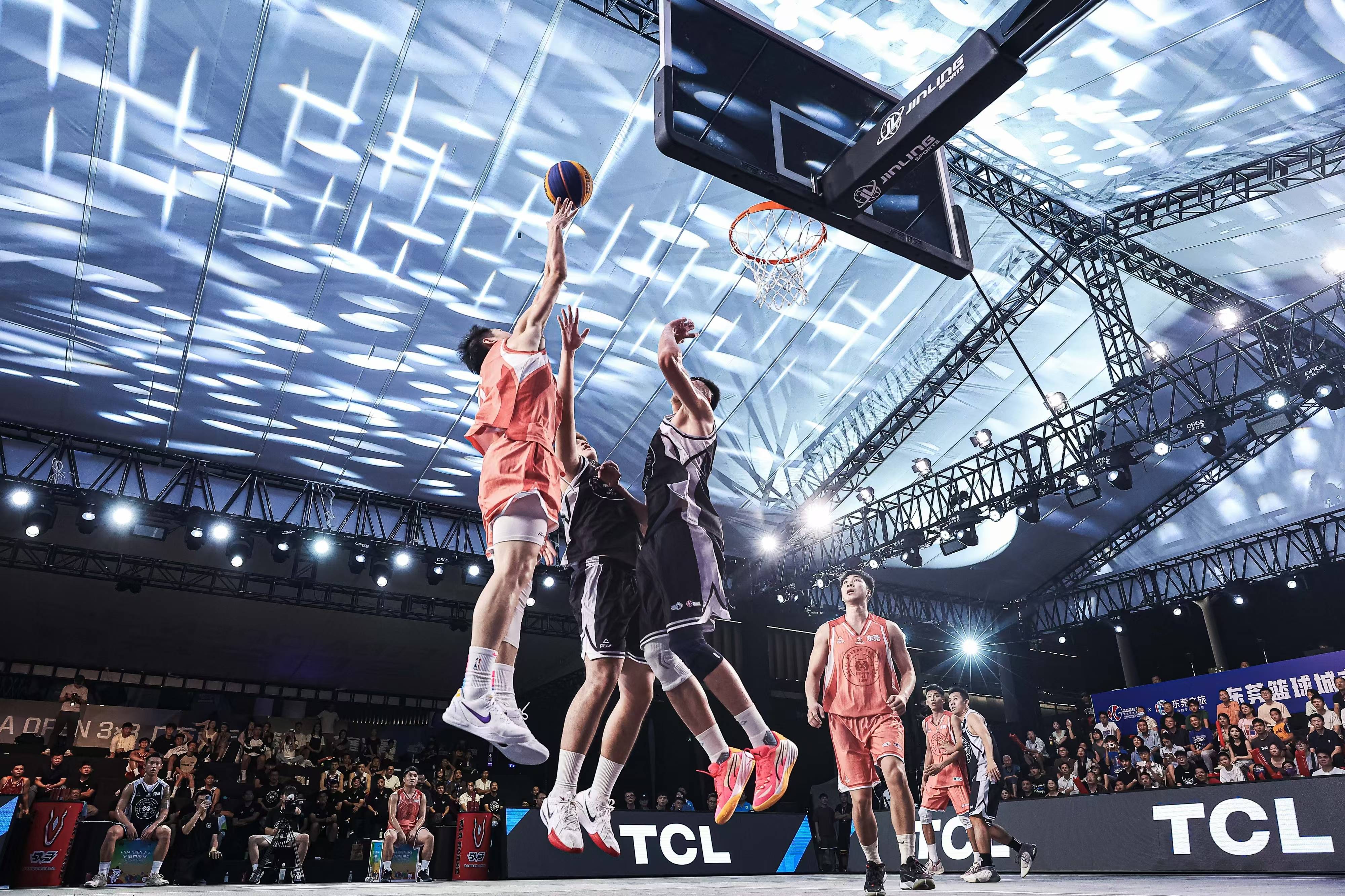 LOL英雄联盟赛事指南-职业篮球联赛的激烈角逐引发热烈讨论的简单介绍