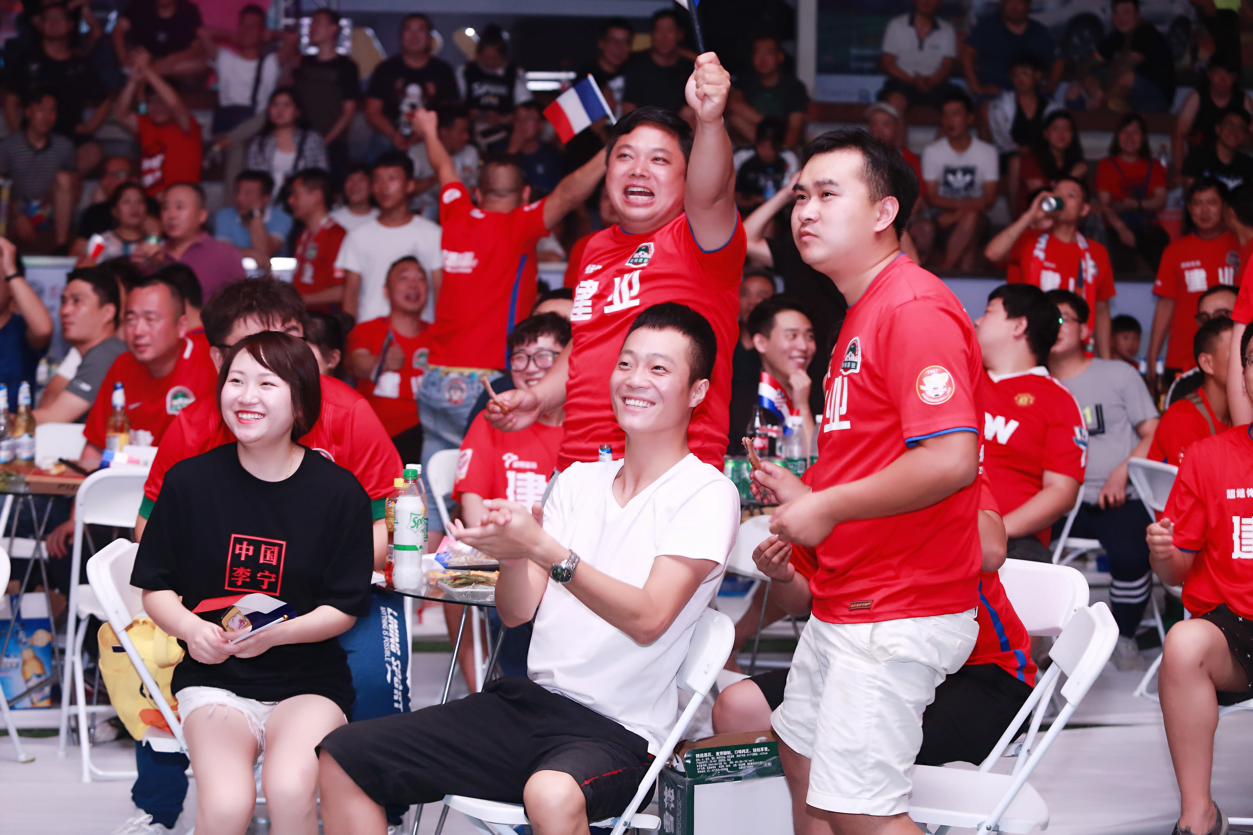 lol竞猜-包含精彩纷呈的比赛场面成为了球迷们的狂欢盛宴的词条