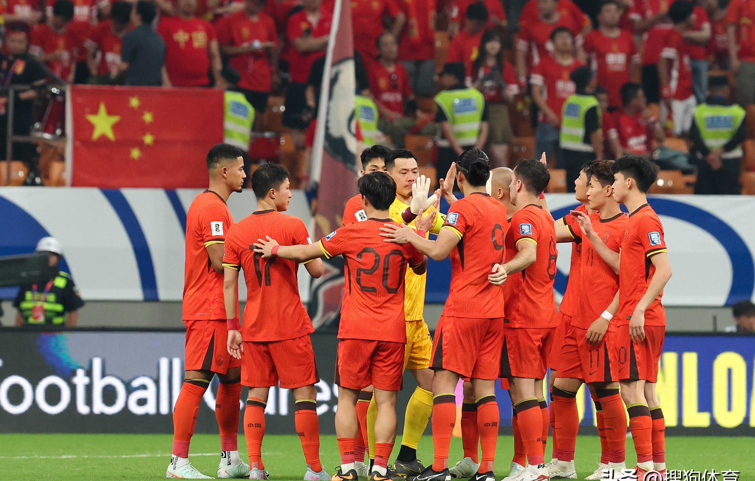 包含国内足球比赛争夺激烈,谁将夺魁?的词条 包含国内足球比赛争夺激烈,谁将夺魁?的词条