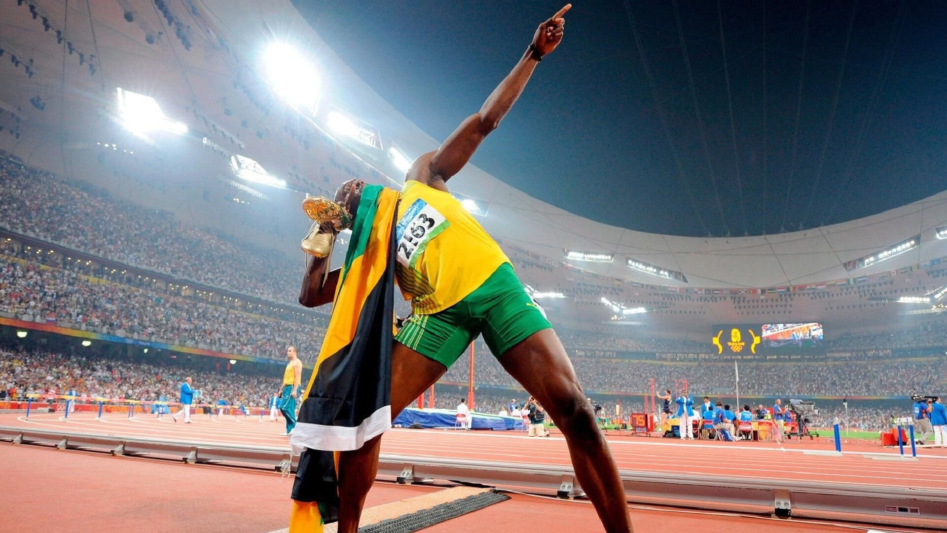 东方鏖战西方，马来西亚队力撼法国，安赛龙烈焰点燃赛场